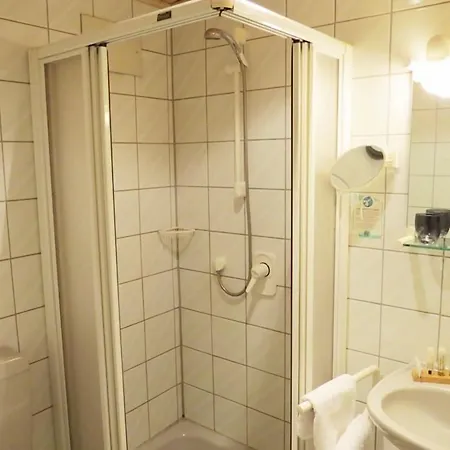Hotel & Restaurant Linde 3*
