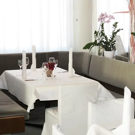 Szálloda & Restaurant Linde