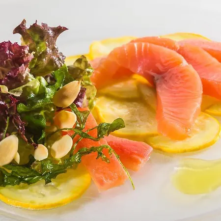 & Restaurant Linde